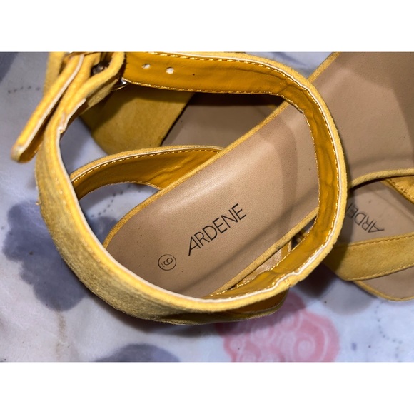 Yellow Wedges - Picture 2 of 3